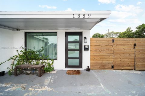 Casa en venta en Pompano Beach, Florida, 4 dormitorios, 119.94 m2 № 2062866 - foto 6