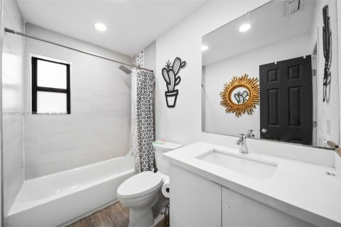 Casa en venta en Pompano Beach, Florida, 4 dormitorios, 119.94 m2 № 2062866 - foto 14