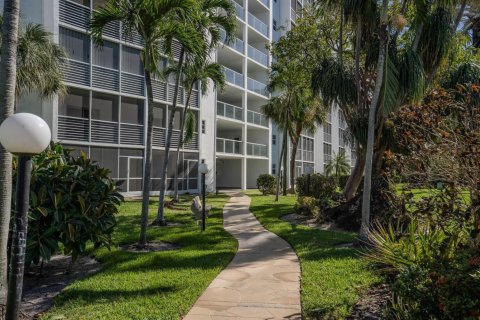 Copropriété à vendre à Pompano Beach, Floride: 1 chambre, 65.96 m2 № 2084526 - photo 25