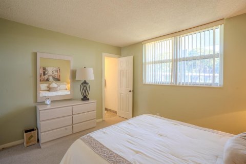 Copropriété à vendre à Pompano Beach, Floride: 1 chambre, 65.96 m2 № 2084526 - photo 11