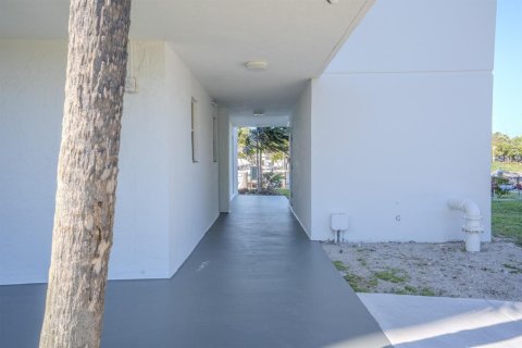 Copropriété à vendre à Pompano Beach, Floride: 1 chambre, 65.96 m2 № 2084526 - photo 19