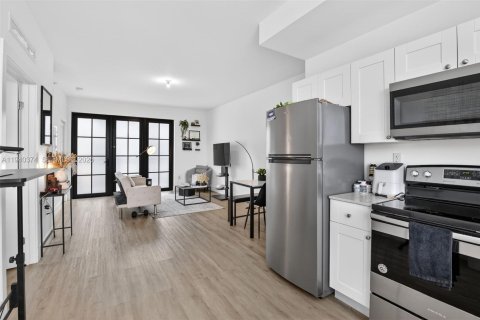 Condo in Davie, Florida, 1 bedroom  № 2000219 - photo 11