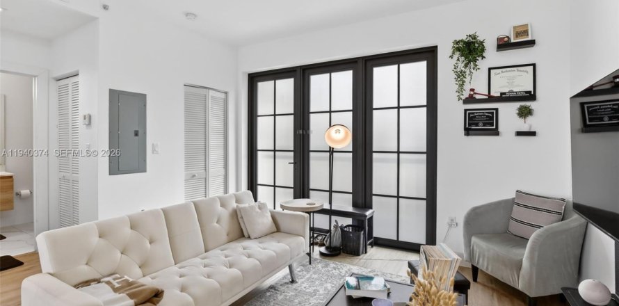 Condo in Davie, Florida, 1 bedroom  № 2000219