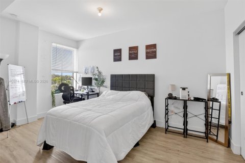 Condo in Davie, Florida, 1 bedroom  № 2000219 - photo 12