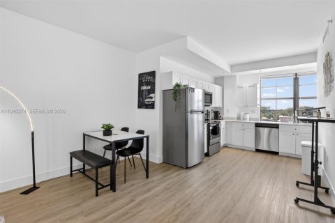 Condo in Davie, Florida, 1 bedroom  № 2000219 - photo 8