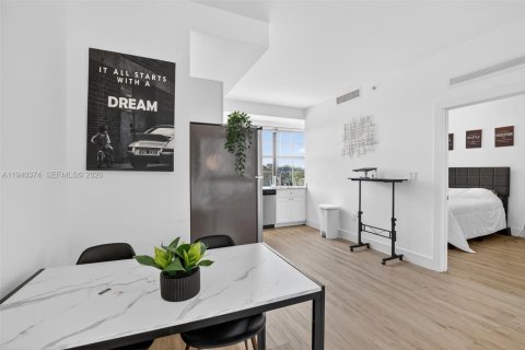 Condo in Davie, Florida, 1 bedroom  № 2000219 - photo 3