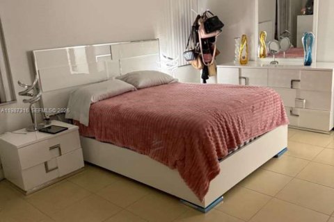 Купить кондоминиум в Хайалиа, Флорида 2 спальни, 99.41м2, № 2047776 - фото 6