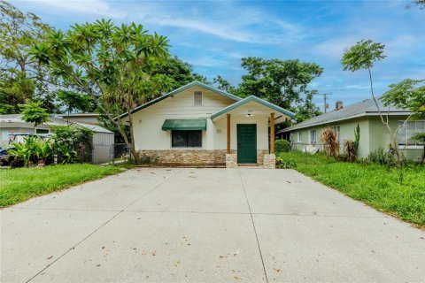 Commercial property in Bradenton, Florida 2 bedrooms, 106.56 sq.m. № 2097454