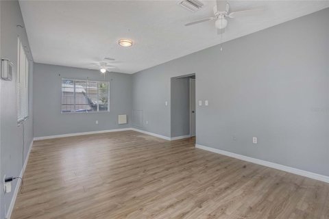 Commercial property in Bradenton, Florida 2 bedrooms, 106.56 sq.m. № 2097454 - photo 3