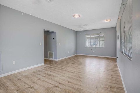 Commercial property in Bradenton, Florida 2 bedrooms, 106.56 sq.m. № 2097454 - photo 5