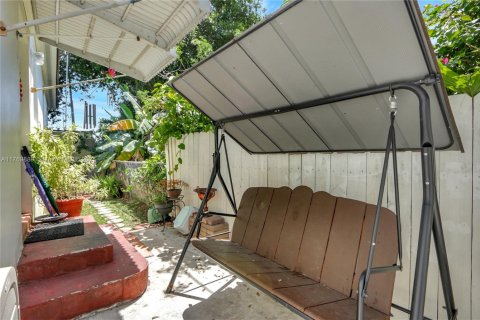 House in Miami, Florida 5 bedrooms, 209.12 sq.m. № 1875287 - photo 17