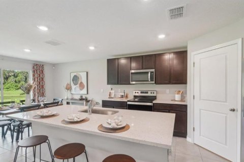 Villa ou maison à vendre à Zephyrhills, Floride: 5 chambres, 242.01 m2 № 1797380 - photo 3