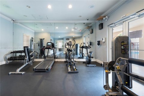 Снять в аренду таунхаус в Майами-Гарденс, Флорида 2 спальни, 105.91м2, № 1957911 - фото 24