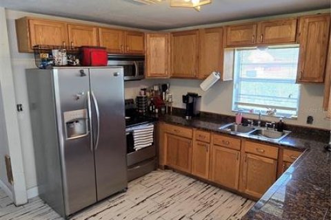 House in Plant City, Florida 2 bedrooms, 86.96 sq.m. № 1855669 - photo 3