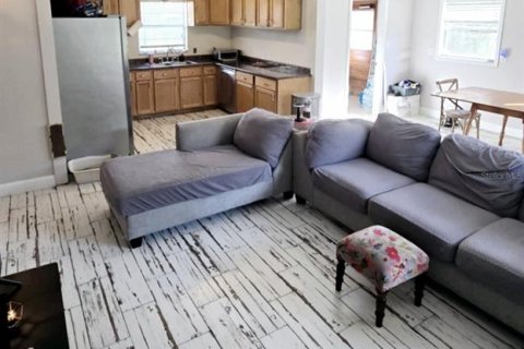 House in Plant City, Florida 2 bedrooms, 86.96 sq.m. № 1855669 - photo 4