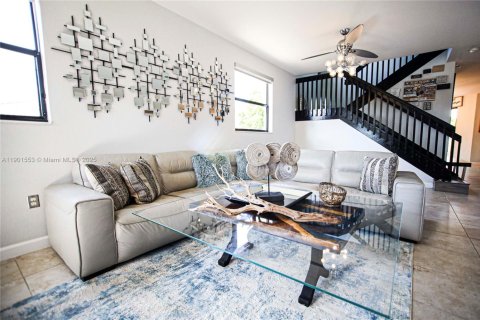 House in Homestead, Florida 5 bedrooms, 310.29 sq.m. № 1953703 - photo 8