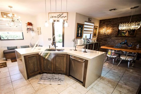 House in Homestead, Florida 5 bedrooms, 310.29 sq.m. № 1953703 - photo 21