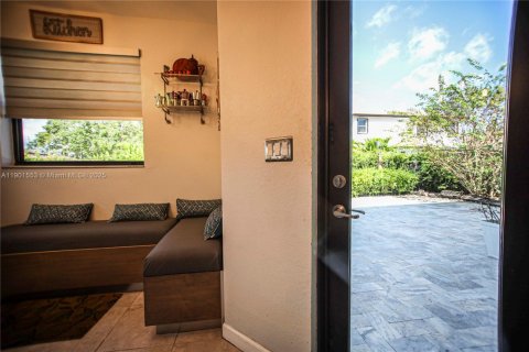 House in Homestead, Florida 5 bedrooms, 310.29 sq.m. № 1953703 - photo 29