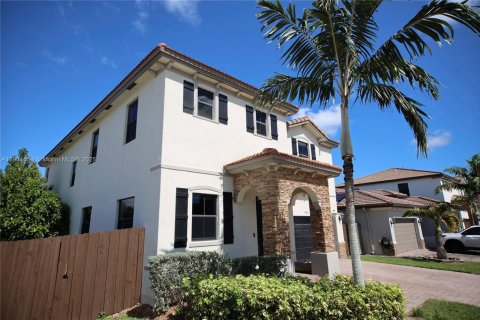 House in Homestead, Florida 5 bedrooms, 310.29 sq.m. № 1953703 - photo 2