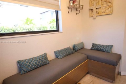 House in Homestead, Florida 5 bedrooms, 310.29 sq.m. № 1953703 - photo 27