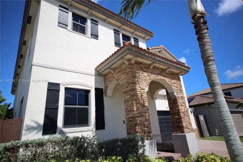 House in Homestead, Florida 5 bedrooms, 310.29 sq.m. № 1953703 - photo 3