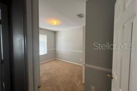 Townhouse in Land O' Lakes, Florida 3 bedrooms, 171.5 sq.m. № 2215987 - photo 6