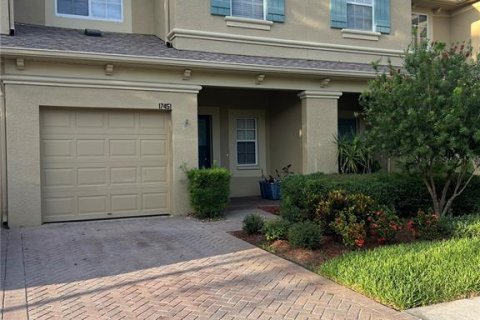 Townhouse in Land O' Lakes, Florida 3 bedrooms, 171.5 sq.m. № 2215987 - photo 12