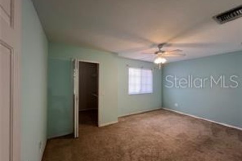 Townhouse in Land O' Lakes, Florida 3 bedrooms, 171.5 sq.m. № 2215987 - photo 4