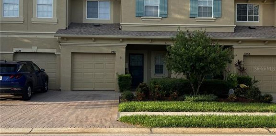 Townhouse in Land O' Lakes, Florida 3 bedrooms, 171.5 sq.m. № 2215987