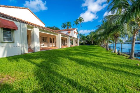 House in Bal Harbour, Florida 4 bedrooms, 547.57 sq.m. № 1693628 - photo 29