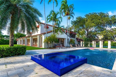 House in Bal Harbour, Florida 4 bedrooms, 547.57 sq.m. № 1693628 - photo 1