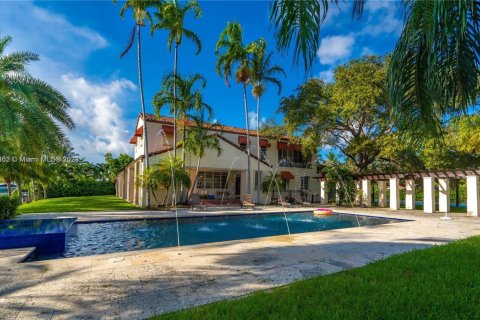 House in Bal Harbour, Florida 4 bedrooms, 547.57 sq.m. № 1693628 - photo 20