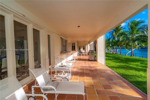 House in Bal Harbour, Florida 4 bedrooms, 547.57 sq.m. № 1693628 - photo 28