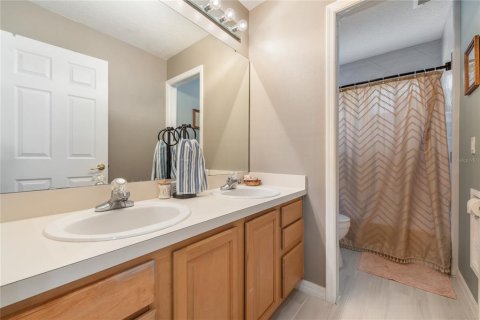 Villa ou maison à vendre à Kissimmee, Floride: 4 chambres, 262.82 m2 № 2141477 - photo 21