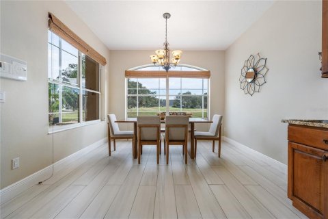 Villa ou maison à vendre à Kissimmee, Floride: 4 chambres, 262.82 m2 № 2141477 - photo 10
