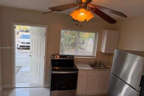 Снять в аренду квартиру в Форт-Лодердейл, Флорида 2 спальни, 112.6м2, № 1991770 - фото 8