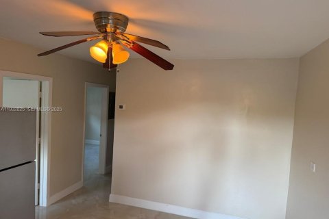 Снять в аренду квартиру в Форт-Лодердейл, Флорида 2 спальни, 112.6м2, № 1991770 - фото 7