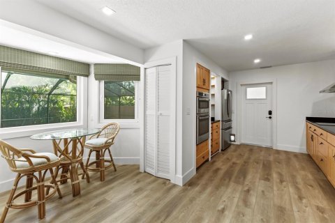 House in Palmetto, Florida 4 bedrooms, 210.7 sq.m. № 1885470 - photo 17