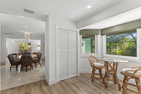 House in Palmetto, Florida 4 bedrooms, 210.7 sq.m. № 1885470 - photo 21