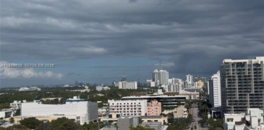 Кондоминиум с 1 спальней в Майами-Бич, Флорида № 2002212