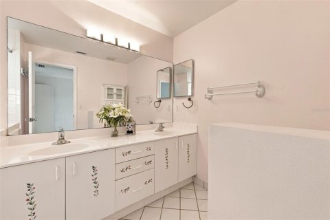Touwnhouse à vendre à Saint Petersburg, Floride: 2 chambres, 111.48 m2 № 2430317 - photo 16