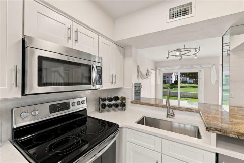 Touwnhouse à vendre à Saint Petersburg, Floride: 2 chambres, 111.48 m2 № 2430317 - photo 6