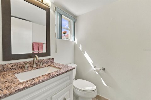 Touwnhouse à vendre à Saint Petersburg, Floride: 2 chambres, 111.48 m2 № 2430317 - photo 13