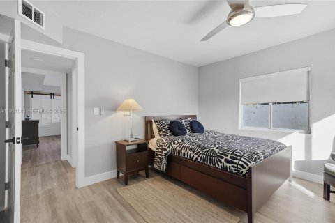 Снять в аренду виллу или дом в Майами, Флорида 3 спальни, 230.77м2, № 2034421 - фото 10