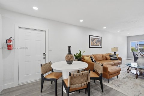 Снять в аренду виллу или дом в Майами, Флорида 3 спальни, 230.77м2, № 2034421 - фото 21