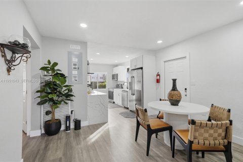 Снять в аренду виллу или дом в Майами, Флорида 3 спальни, 230.77м2, № 2034421 - фото 23