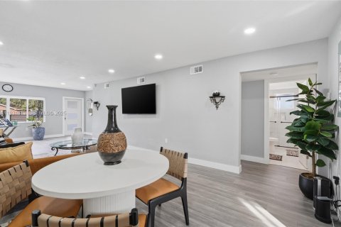 Снять в аренду виллу или дом в Майами, Флорида 3 спальни, 230.77м2, № 2034421 - фото 22