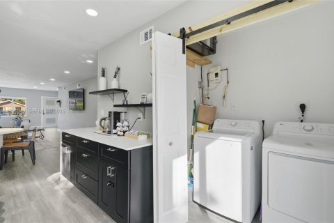 Снять в аренду виллу или дом в Майами, Флорида 3 спальни, 230.77м2, № 2034421 - фото 15