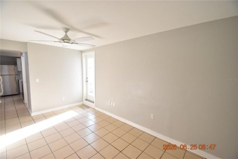 Apartamento en alquiler en Clearwater, Florida, 2 dormitorios, 59.46 m2 № 2096011 - foto 3