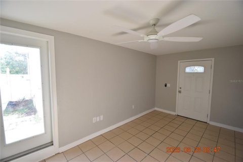 Apartamento en alquiler en Clearwater, Florida, 2 dormitorios, 59.46 m2 № 2096011 - foto 6